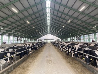 Zemědělské družstvo Unčovice rozšířilo technický park o nový dvoušnekový vůz NZD od Černínů